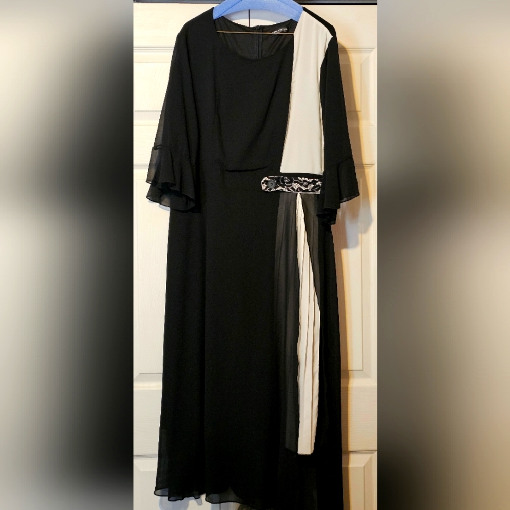 SHEIN Curve 1XL Black & White Dress